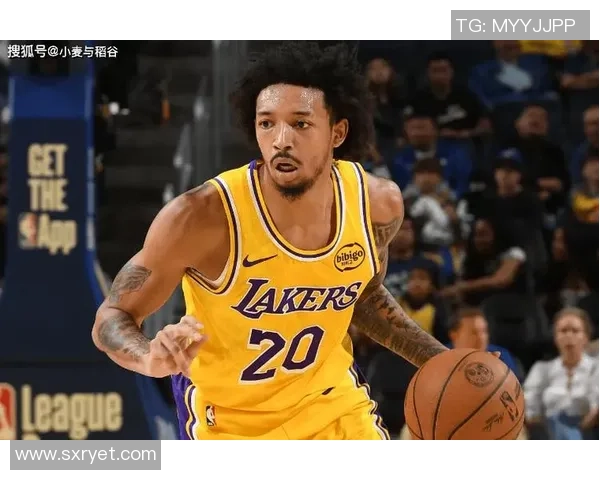 开拓者主教练：湖人后场新星简直是无所不能，咱们底子防不住他